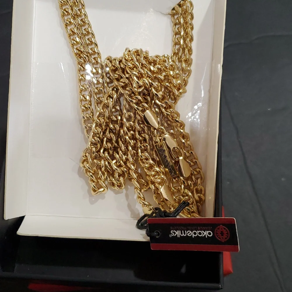 Akademiks crushed black